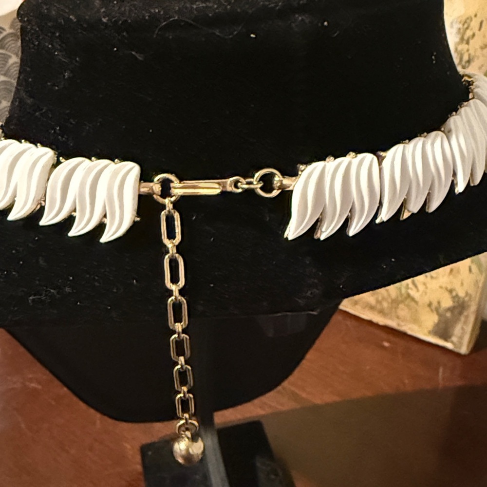 Trifari White Enamel Collar Necklace | Gold-Tone Vintage Statement - Picture 7 of 9